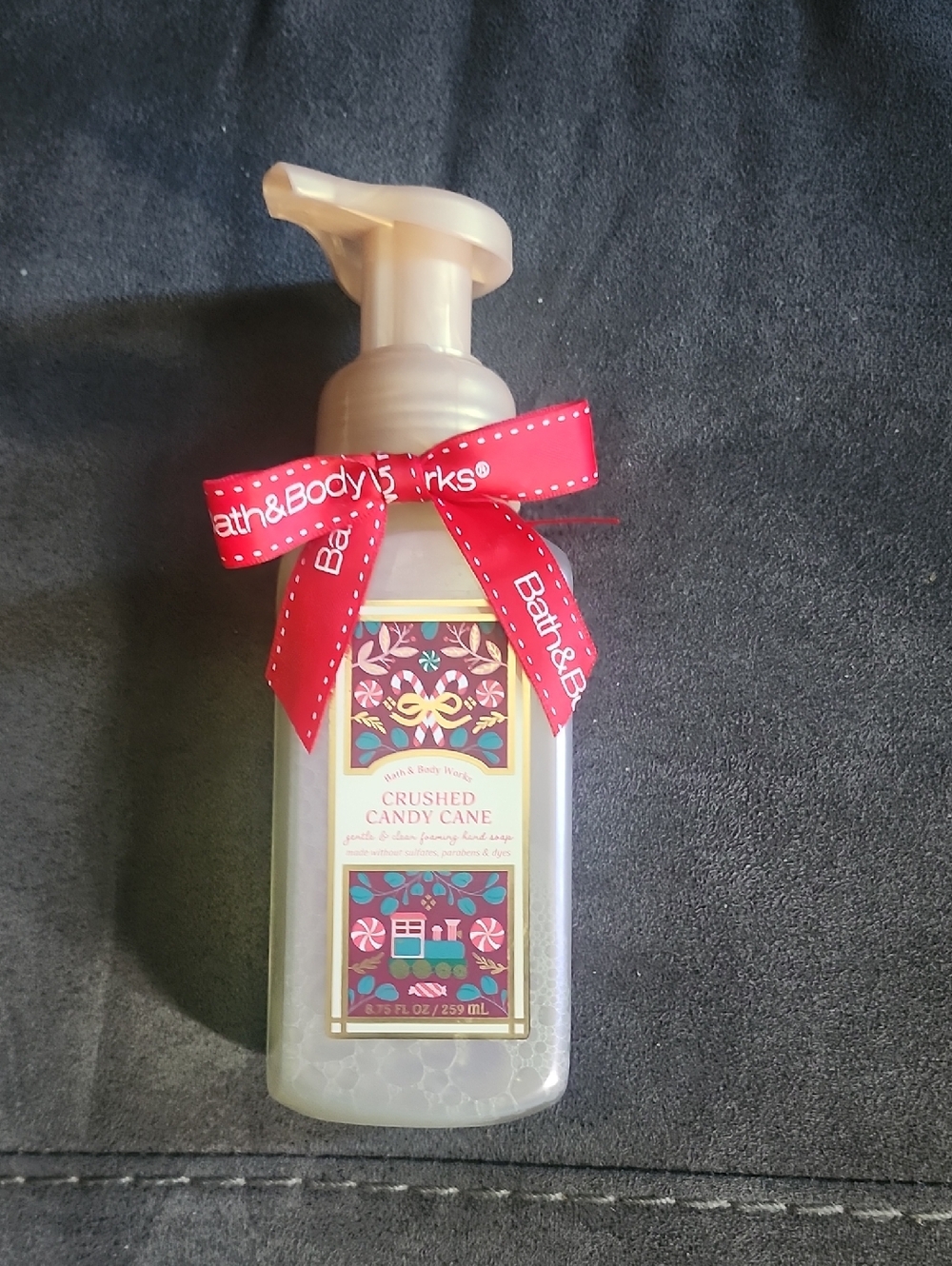 Bath & Body Works Crushed Candy Cane Foaming Hand Soap - Red Bow